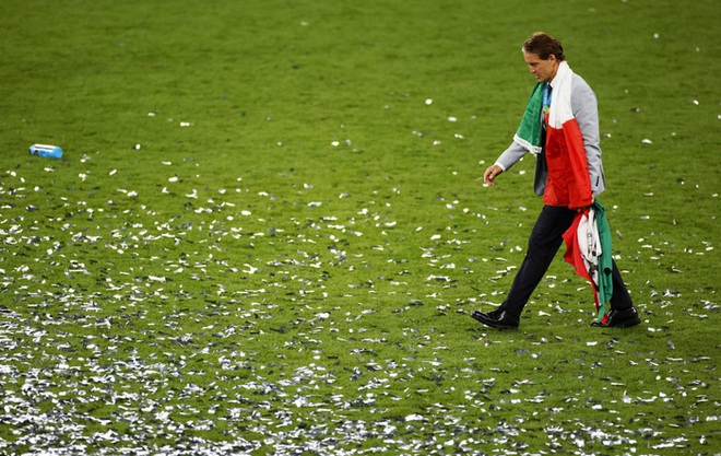 Roberto Mancini và hành trình thần kỳ hô biến đống đổ nát thành binh đoàn Italy bách chiến bách thắng - Ảnh 2.