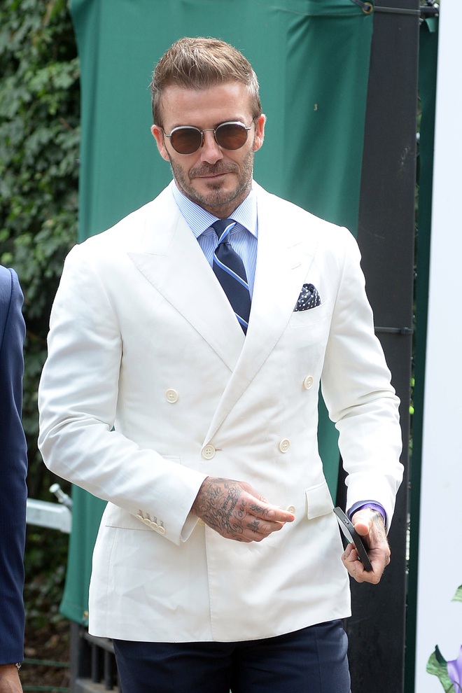 David Beckham càn quét từ Wimbledon đến Euro: Lên đồ biến sự kiện thành sàn diễn, visual đỉnh cao đè bẹp Tom Cruise - Ed Sheeran - Ảnh 3.