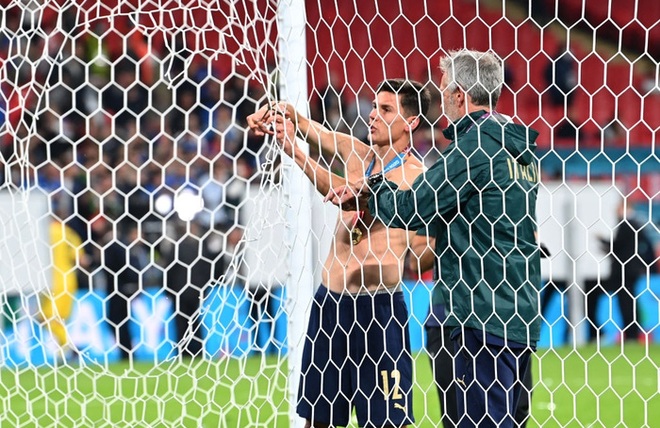 Ảnh: Italy nâng cao chiếc cúp vô địch Euro sau 53 năm chờ đợi - Ảnh 12.