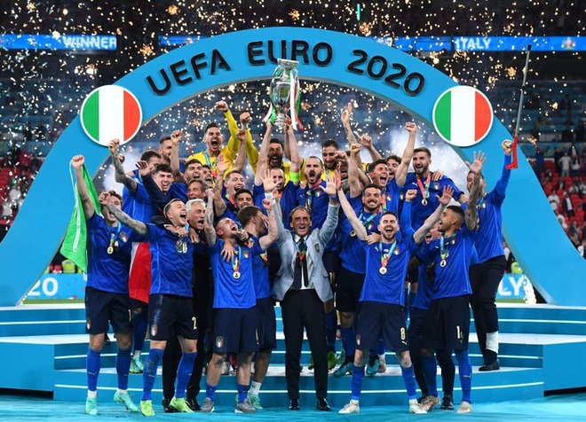 Ảnh: Italy nâng cao chiếc cúp vô địch Euro sau 53 năm chờ đợi - Ảnh 5.
