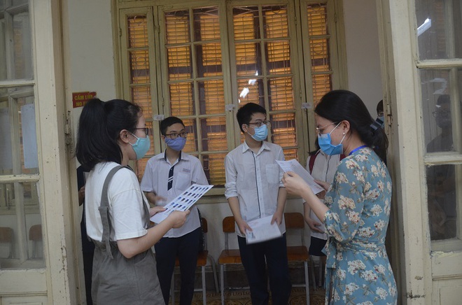 Điểm chuẩn v&agrave;o đại học năm nay sẽ tăng hay giảm? - Ảnh 2.