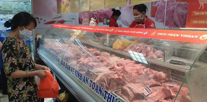 Si&ecirc;u thị ở TP.HCM giảm qu&aacute; tải v&igrave; ph&aacute;t phiếu hẹn giờ, cho nh&acirc;n vi&ecirc;n mua h&agrave;ng gi&ugrave;m kh&aacute;ch - Ảnh 2.