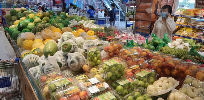 Si&ecirc;u thị ở TP.HCM giảm qu&aacute; tải v&igrave; ph&aacute;t phiếu hẹn giờ, cho nh&acirc;n vi&ecirc;n mua h&agrave;ng gi&ugrave;m kh&aacute;ch - Ảnh 4.