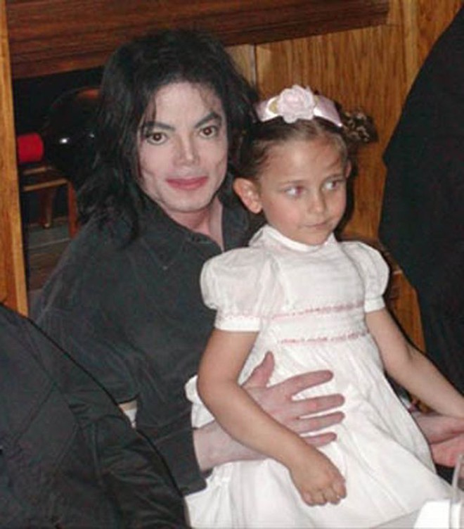 michael jackson with his daughter paris michael katherine jackson 16264953415742010279022