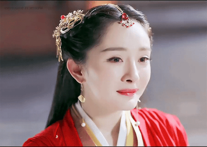 Không còn xa lạ gì với người yêu phim Hoa ngữ, mỹ nhân Hoa ngữ trong bức ảnh này là một trong những gương mặt nổi bật nhất của làng giải trí Trung Quốc. Cô nàng xinh đẹp, duyên dáng và lộng lẫy. Hãy đến để ngắm nhìn vẻ đẹp của mỹ nhân Hoa ngữ trong bức ảnh này.