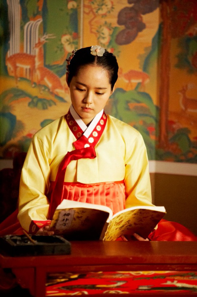 4 phù thủy xinh đẹp trên màn ảnh Hàn: Visual cực phẩm giúp mợ ngố Song Ji Hyo lấn át các đàn em - Ảnh 5.