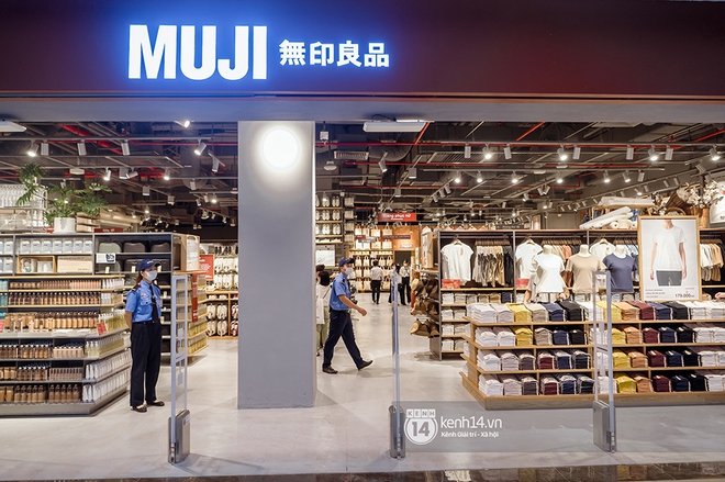 HOT: Cận cảnh mọi ngóc ngách store MUJI Hà Nội trước ngày khai trương, quá trời đồ xinh, dự là bạn sẽ muốn tậu hết - Ảnh 1.