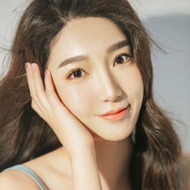 Hot girl 19 tuổi khiến Ngô Diệc Phàm thân bại danh liệt: Sinh viên trường danh giá top đầu Trung Quốc, visual xuất sắc nhưng bị nghi “dao kéo” - Ảnh 7. Hot girl 19 tuổi khiến Ngô Diệc Phàm thân bại danh liệt: Sinh viên trường danh giá top đầu Trung Quốc, visual xuất sắc nhưng bị nghi “dao kéo” - Ảnh 7.