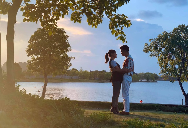 Lộ ảnh cưới và hậu trường ôm ấp cực tình của Long - Nam (Hương Vị Tình Thân): Sau tất cả mình lại về với nhau? - Ảnh 1.