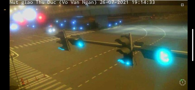 Trực tiếp: Toàn cảnh đường phố Sài Gòn sau 18h tối nay (26/7) - Ảnh 1.