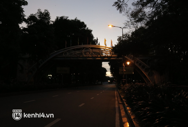 Trực tiếp: Toàn cảnh đường phố Sài Gòn sau 18h tối nay (26/7) - Ảnh 2.
