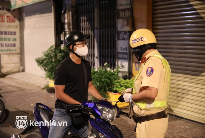 Trực tiếp: Toàn cảnh đường phố Sài Gòn sau 18h tối nay (26/7) - Ảnh 9.