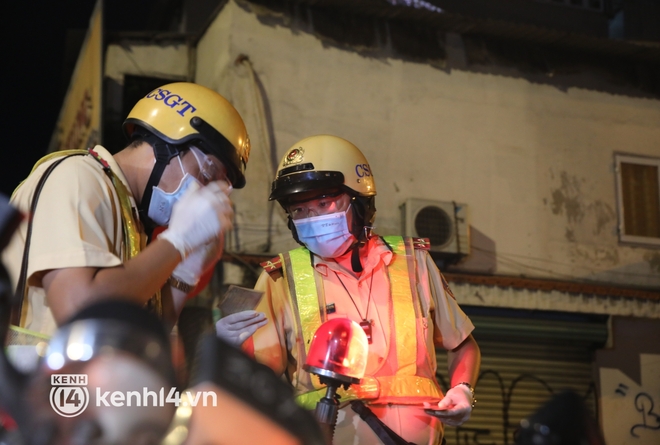 Trực tiếp: Toàn cảnh đường phố Sài Gòn sau 18h tối nay (26/7) - Ảnh 10.