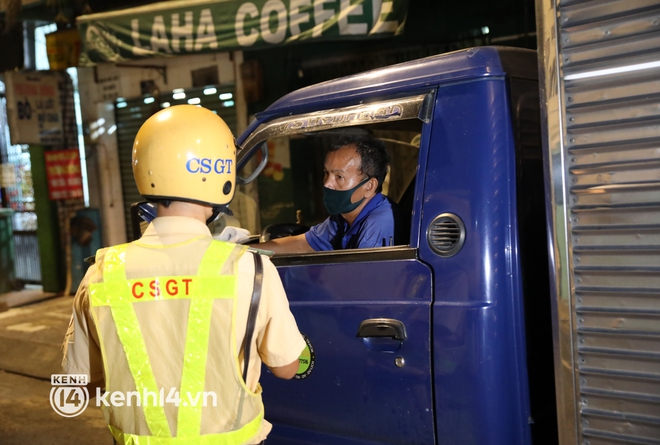 Trực tiếp: Toàn cảnh đường phố Sài Gòn sau 18h tối nay (26/7) - Ảnh 8.