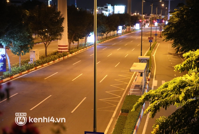 Trực tiếp: Toàn cảnh đường phố Sài Gòn sau 18h tối nay (26/7) - Ảnh 1.