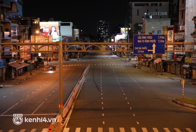Trực tiếp: Toàn cảnh đường phố Sài Gòn sau 18h tối nay (26/7) - Ảnh 3.