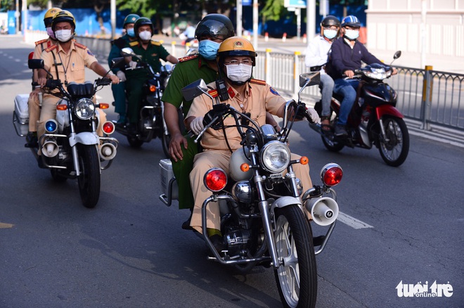 Trực tiếp: Toàn cảnh đường phố Sài Gòn sau 18h tối nay (26/7) - Ảnh 3.