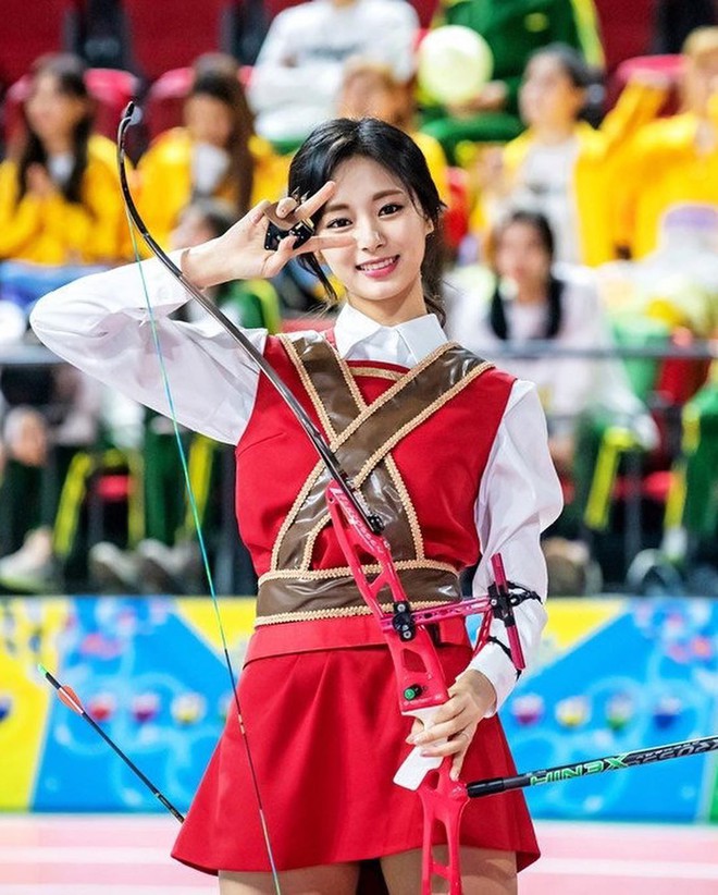 Dàn nữ thần huyền thoại của đại hội thể thao idol: Tzuyu mê hoặc đạo diễn Thor, Irene chưa hot bằng idol xứ Trung nổi sau 1 đêm - Ảnh 12.