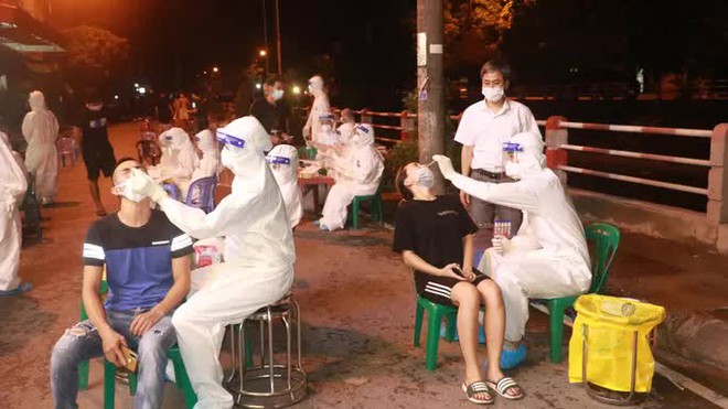 5 người trong gia đ&igrave;nh l&agrave;m nh&agrave; h&agrave;ng dương t&iacute;nh SARS-CoV-2 - Ảnh 1.