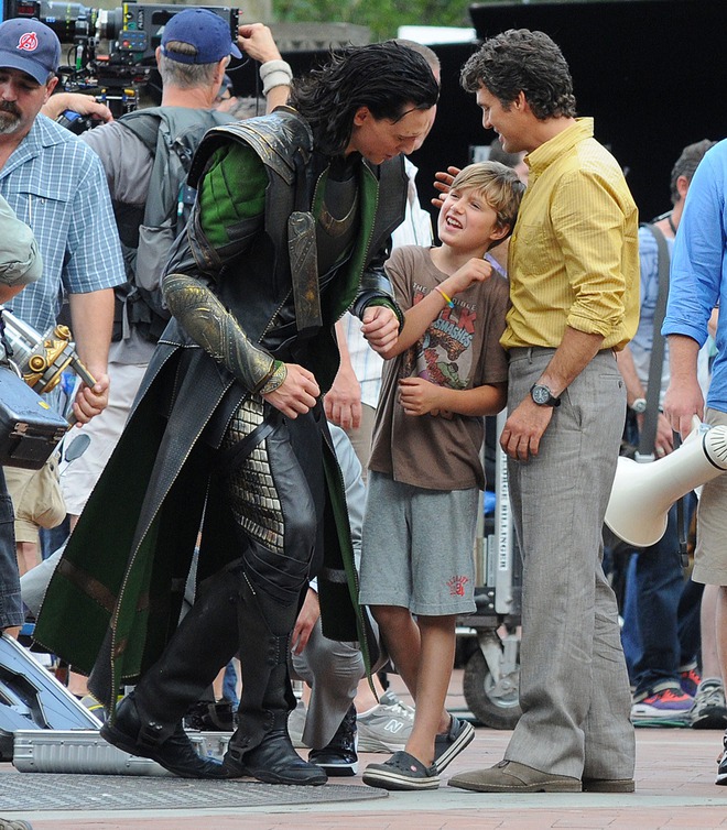 Loki luôn đối xử đặc biệt với 1 fan nhí, ai ngờ cậu bé là con ruột của Hulk: Vừa bị bố bé đánh tơi bời, sao dám không ưu ái? - Ảnh 3.