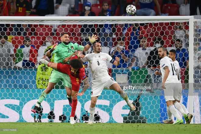 Tiền đạo tuyển Bỉ tấu hài, Italy thắng thuyết phục để giành vé vào bán kết Euro 2020 - Ảnh 1.