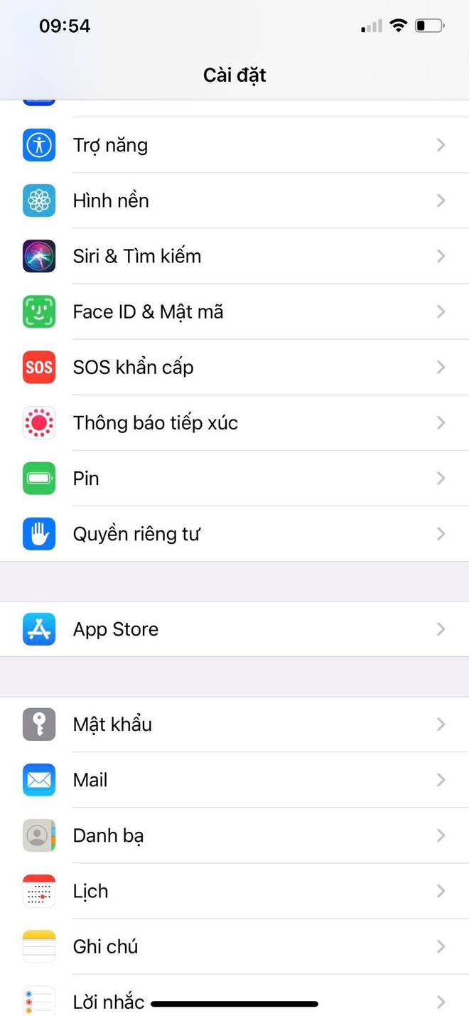 Tắt ngay 4 cài đặt này trên iPhone để tiết kiệm pin và giúp máy chạy mượt hơn - Ảnh 1.