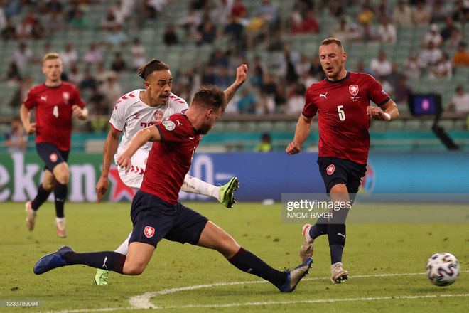 Đánh bại CH Séc, các đồng đội của Eriksen vào bán kết Euro 2020, viết tiếp câu chuyện thần kỳ - Ảnh 2.