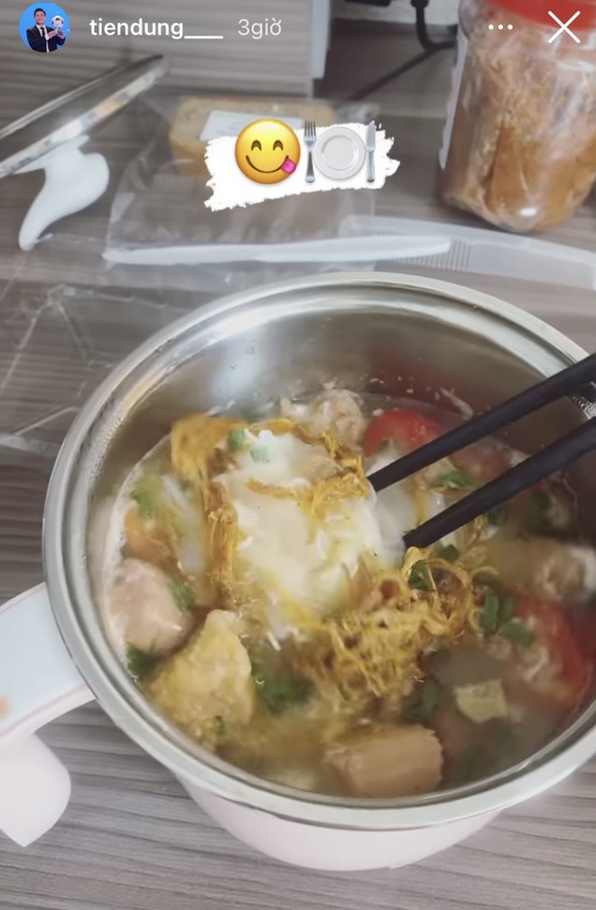 Thương chồng ăn uống lạ miệng ở Th&aacute;i Lan, vợ Quế Ngọc Hải hứa về Việt Nam sẽ nấu b&ugrave; những m&oacute;n ngon - Ảnh 3.