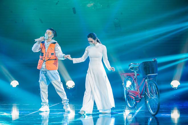 Sau khi bị ch&ecirc; nhạt nh&ograve;a, Qu&acirc;n A.P g&acirc;y cho&aacute;ng khi kết hợp rap với quan họ Bắc Ninh, gi&agrave;nh chiến thắng trước Thanh Duy! - Ảnh 3.