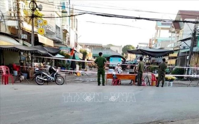 An Giang: Thêm 17 trường hợp dương tính lần 1 với SARS-CoV-2 - Ảnh 1.