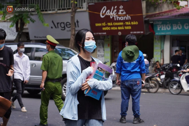 Có giám thị là F1, một điểm trường ở Hà Nội đưa ra thông báo mới - Ảnh 1. Có giám thị là F1, một điểm trường ở Hà Nội đưa ra thông báo mới - Ảnh 1.