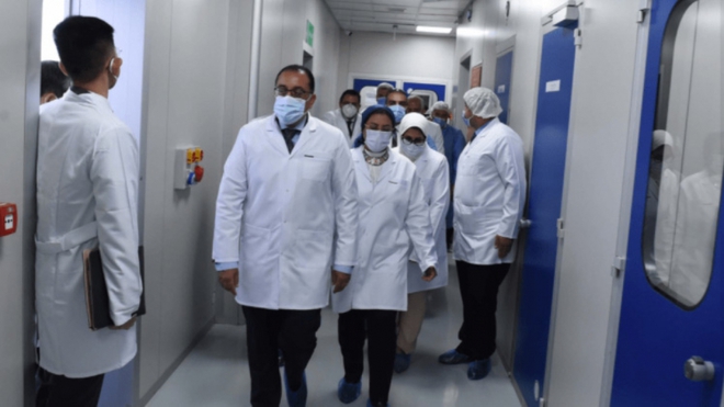 Ai Cập tự cung tự cấp trong sản xuất vaccine ngừa Covid-19 - Ảnh 1.