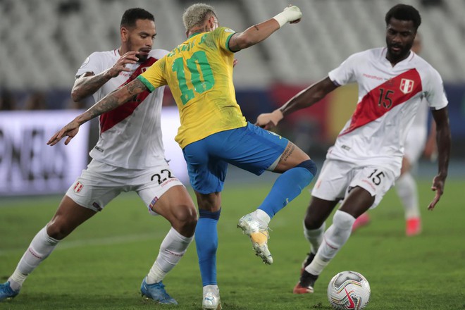Brazil gi&agrave;nh v&eacute; v&agrave;o chơi trận chung kết Copa America - Ảnh 10.