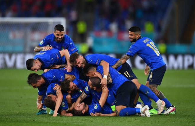 Italy vào chung kết Euro 2020 sau chiến thắng kịch tính trên chấm luân lưu - Ảnh 29.