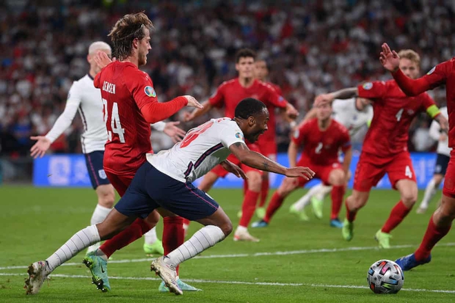 Đánh bại Đan Mạch bằng quả phạt đền gây tranh cãi, tuyển Anh lần đầu tiên trong lịch sử lọt vào trận chung kết Euro - Ảnh 3.