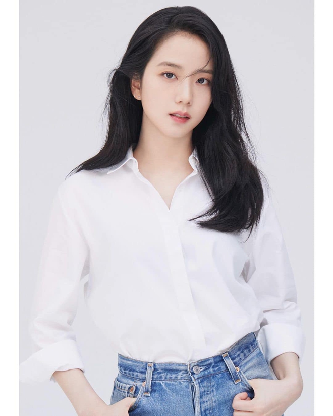 Bộ ảnh profile Jisoo làm diễn viên khiến fan mê mẩn mãi, ngồi xem lại hồi debut với BLACKPINK đúng là đẳng cấp khác hẳn! - Ảnh 9.