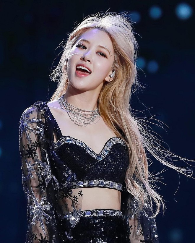 4 thành viên BLACKPINK tự chọn outfit huyền thoại: Rosé được Knet nhất trí cao, Lisa lạc quẻ nhưng vẫn được tha thứ - Ảnh 5.