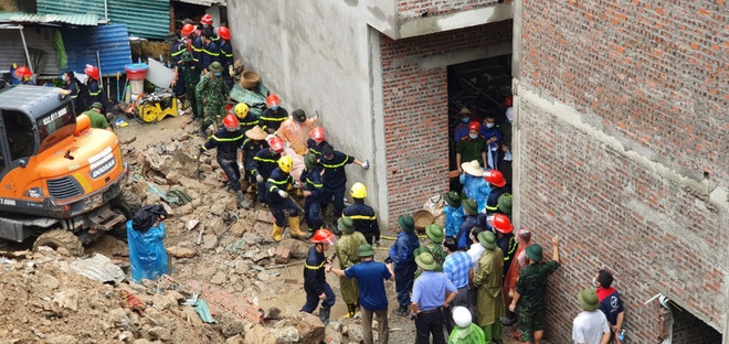 Hiện trường vụ sạt lở bờ kè khiến 3 người tử vong thương tâm: Chỉ một người sống sót - Ảnh 2.