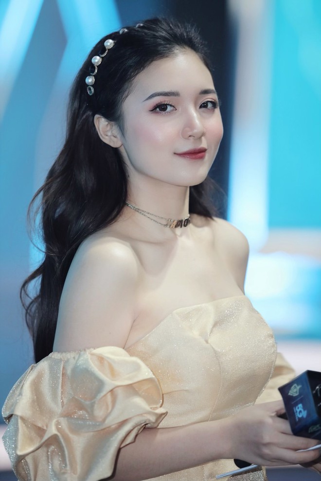 Hết l&agrave;m MC, streamer rồi đến cả ca sĩ, MC Phương Thảo khiến fan rụng tim với giọng h&aacute;t ngọt ng&agrave;o! - Ảnh 1.