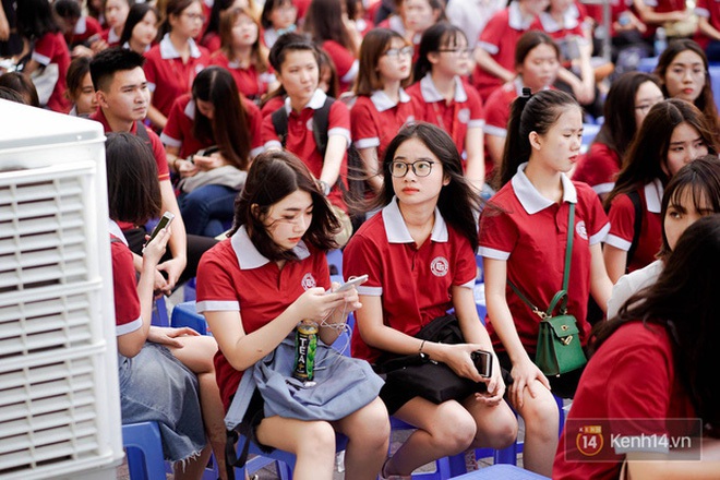 Điểm danh các trường Đại học có đồng phục xịn xò nhất Việt Nam, 1 trường từng gây bão vì nữ sinh giống idol Kpop - Ảnh 8.
