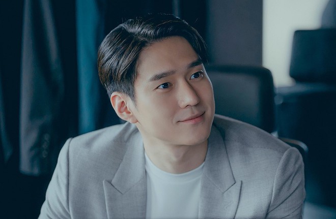 Mùa dịch nam thần Go Kyung Pyo (Reply 1988) tự hủy với quả đầu gáo dừa, chụp 7749 kiểu khiến netizen thảng thốt: Lạy hồn! - Ảnh 2.