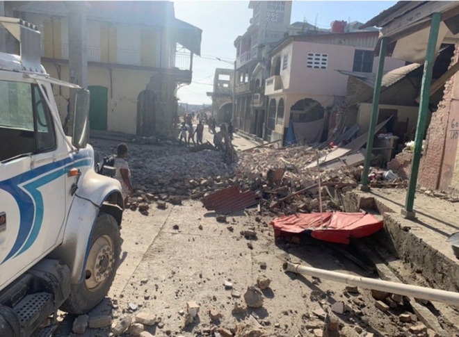 304 người thiệt mạng trong trận động đất 7,2 độ tại Haiti, quốc tế kêu gọi hỗ trợ - Ảnh 1.