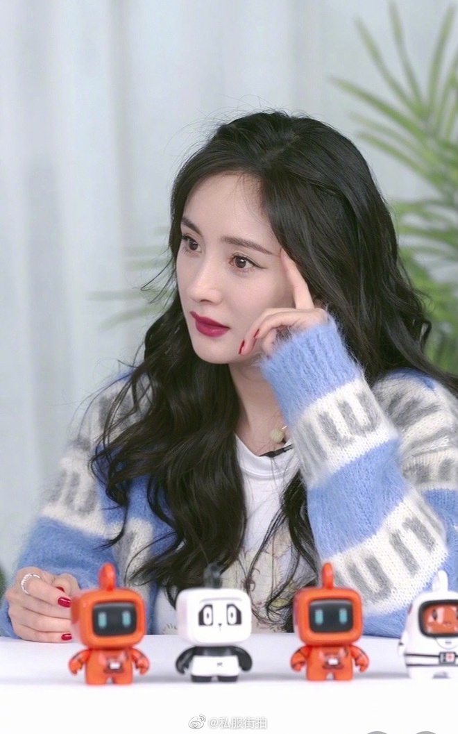 Hot nhất Weibo tối nay: Dương Mịch hack tuổi thần sầu với visual như g&aacute;i 18, thế n&agrave;y th&igrave; đ&agrave;n em chạy d&agrave;i cũng chẳng đuổi kịp - Ảnh 6.