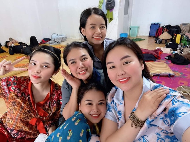 Nữ tiếp viên hàng không và những chuyến xe mai táng 0 đồng ở Sài Gòn: Nhóm có 5 thành viên nữ, người nhỏ nhất 18 tuổi - Ảnh 3.
