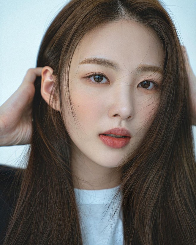 Nữ diễn vi&ecirc;n t&acirc;n binh g&acirc;y b&atilde;o MXH: L&acirc;u lắm mới c&oacute; nhan sắc xuất ch&uacute;ng na n&aacute; Park Min Young, c&ograve;n su&yacute;t l&agrave; hậu duệ của SNSD? - Ảnh 4.