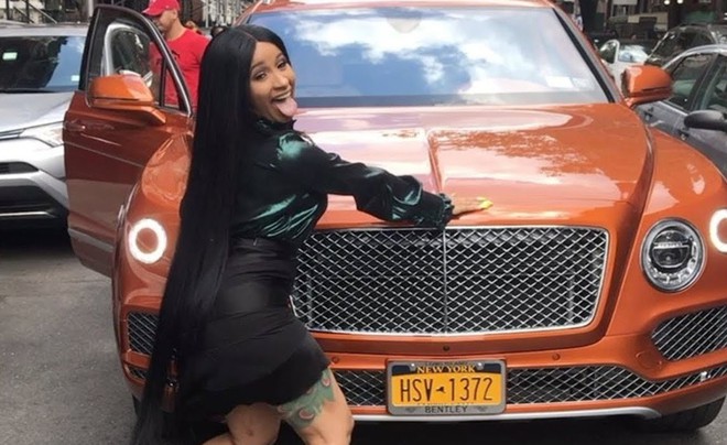 Cardi B nữ ca sỹ sở hữu bộ sưu tập xe khủng toàn Lamborghini Bentley Rolls  Royce nhưng không có bằng lái xe