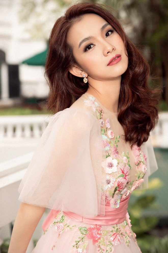 Hoa hậu Thùy Lâm thông báo gia đình có người qua đời, Minh Tiệp và dàn sao đồng loạt chia buồn - Ảnh 4.