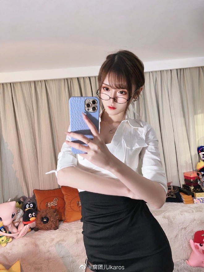 Xôn xao clip nữ nhân viên đại lý xe ô tô Hyundai vén váy, tranh cãi gay gắt  với khách hàng