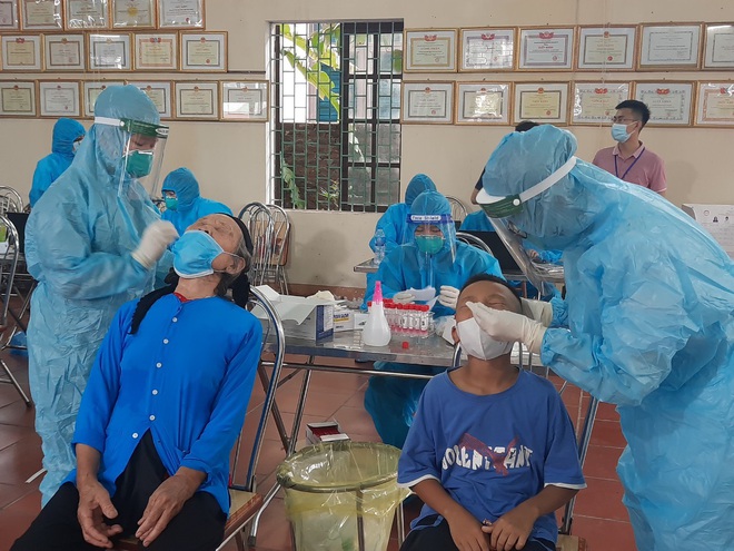 Diễn biến dịch ngày 18/8: Hà Nội thêm 5 ca dương tính, đều ở khu cách ly; 5 điểm TP.HCM cần làm để chống dịch Covid-19 - Ảnh 1.