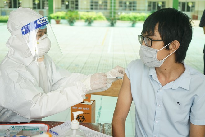 Diễn biến dịch ngày 18/8: Hà Nội tiếp tục lấy mẫu xét nghiệm cho 1 triệu người là shipper, tiểu thương,...; 5 điểm TP.HCM cần làm để chống dịch Covid-19 - Ảnh 1.